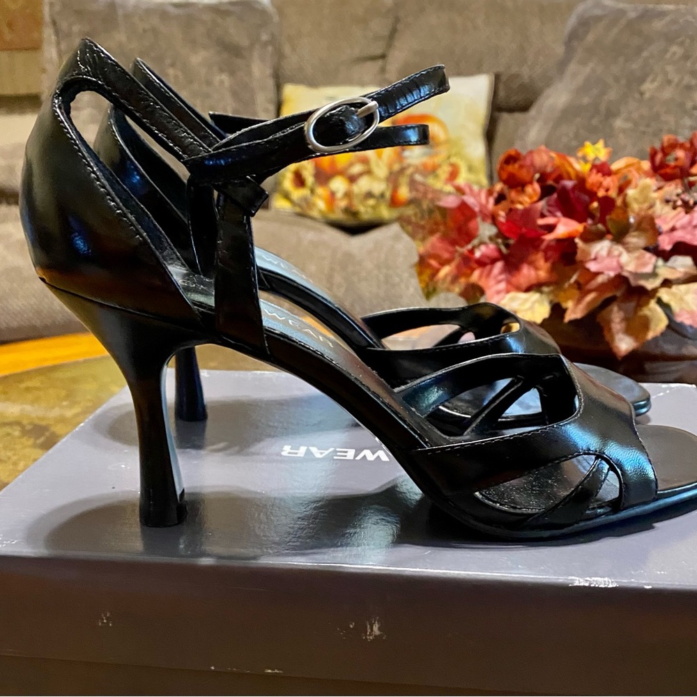 Womens Jones wear Black Heels Size 6.5